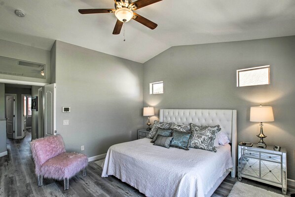 House (3 Bedrooms) | Interior - Spacious and Updated Resort Home on Golf Course! (Mesa)