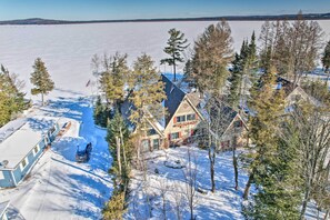 Exterior - Dreamy Lake Skegemog Retreat: Boat, Ski & Sip! (Williamsburg)