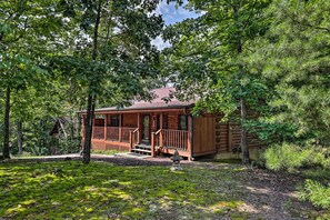 Front of property - Cabin w/ Deck + Fireplace < 3 Mi to Dollywood! (Pigeon Forge)