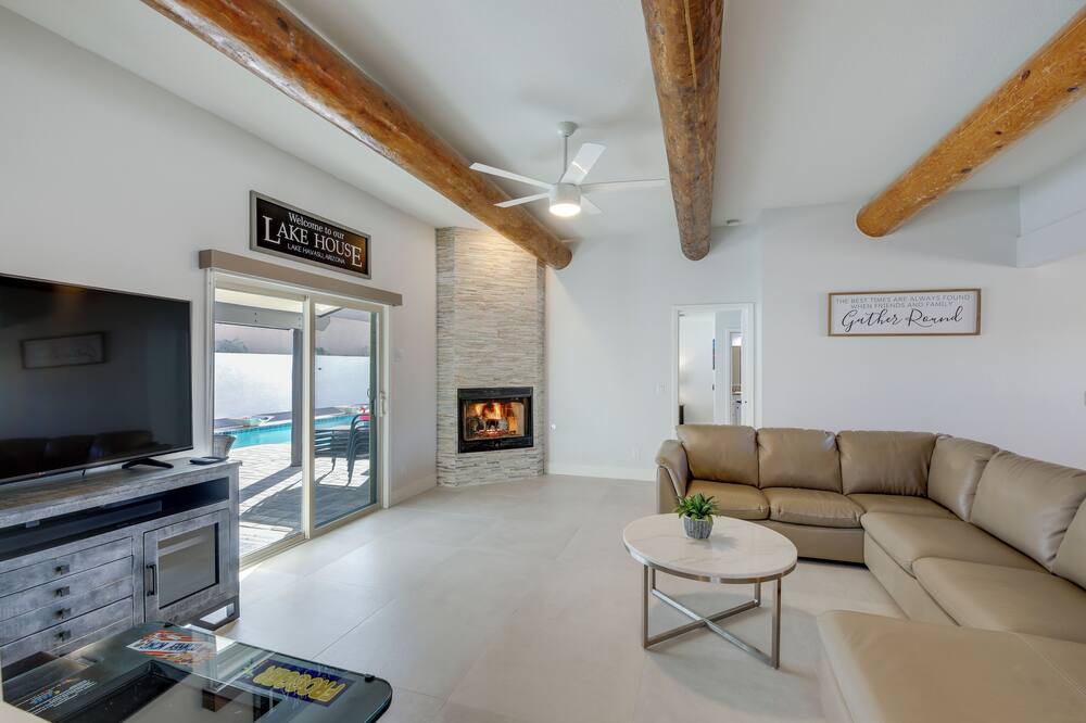 Pet-friendly Home w/ Hot Tub in Lake Havasu City - Vidal Junction, CA