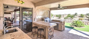 Heated Pool & Game Room: Lake Havasu Retreat