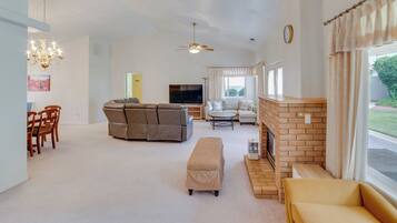 House (3 Bedrooms) | Interior