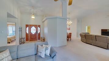 House (3 Bedrooms) | Interior