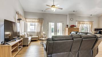 House (3 Bedrooms) | Interior