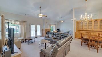 House (3 Bedrooms) | Interior