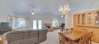 3 Mi to Lake Powell: Home w/ Patio & Waterfall