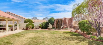 3 Mi to Lake Powell: Home w/ Hot Tub & Waterfall