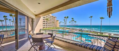 Apartment (2 Bedrooms) | Front of property