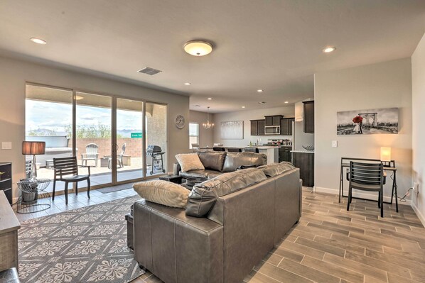 Interior - Inviting Sahuarita Home < 5 Mi to Lake Park! (Sahuarita)