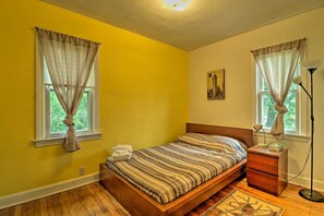 Interior - Cozy Duplex: Half Mi to Magic Bag & Woodward Ave! (Ferndale)