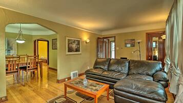 Apartemen (2 Bedrooms) | Bagian depan properti