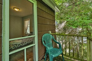 Apartment (2 Bedrooms) | Interior - Cozy Duplex: Half Mi to Magic Bag & Woodward Ave! (Ferndale)