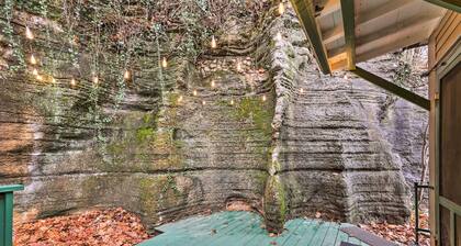 Cozy Eureka Springs Cottage, Walk to Dtwn!