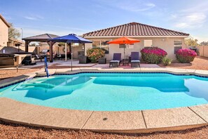 Interior - 2 Mi to State Farm Stadium: Phoenix Retreat (Phoenix)