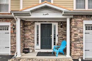 Interior - Near Bethany Beach & Boardwalk: Pristine Townhome! (Ocean View)