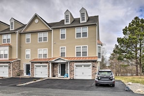 Interior - Near Bethany Beach & Boardwalk: Pristine Townhome! (Ocean View)