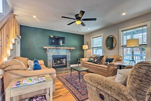 House (3 Bedrooms) | Living area | TV, fireplace, books - Downtown Brevard Retreat With Fire Pit & Deck! (Brevard)