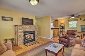 House (3 Bedrooms) | Interior