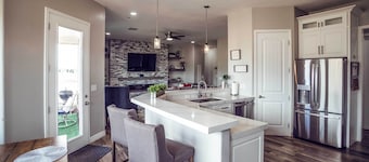 Vistas Bonitas Home w/ Patio: 7 Mi to Snowbowl!