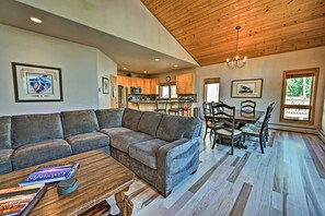 House (4 Bedrooms) | Interior