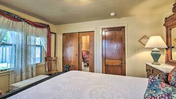 House (1 Bedroom) | 1 bedroom, iron/ironing board, bed sheets