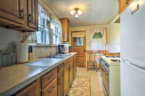 Hus (1 Bedroom) | Eget kök | Mikrovågsugn, ugn, spishäll och mixer