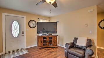 Cottage (2 Bedrooms) | Interior