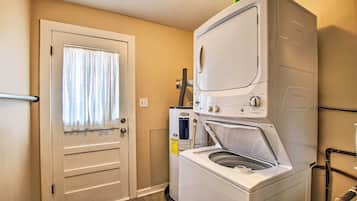 Cottage (2 Bedrooms) | Interior