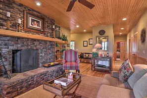 Televisie en een open haard