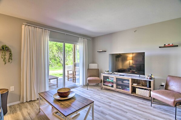 Books - Apartment w/ Patio, 4 Mi to Silver Dollar City! (Branson)