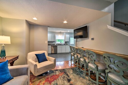 Morgantown Home w/ Deck ~ 2 Mi to WV University!