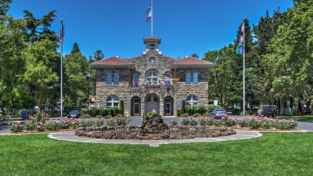 Unclassified image, 1 of 36, button - Dog-friendly Wine Country Retreat < 2 Mi to Plaza! (Sonoma)