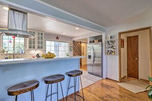 Interior - Dog-friendly Wine Country Retreat < 2 Mi to Plaza! (Sonoma)