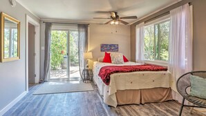 Unclassified image, 4 of 36, button - Dog-friendly Wine Country Retreat < 2 Mi to Plaza! (Sonoma)