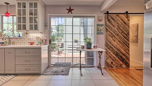 Unclassified image, 2 of 36, button - Dog-friendly Wine Country Retreat < 2 Mi to Plaza! (Sonoma)