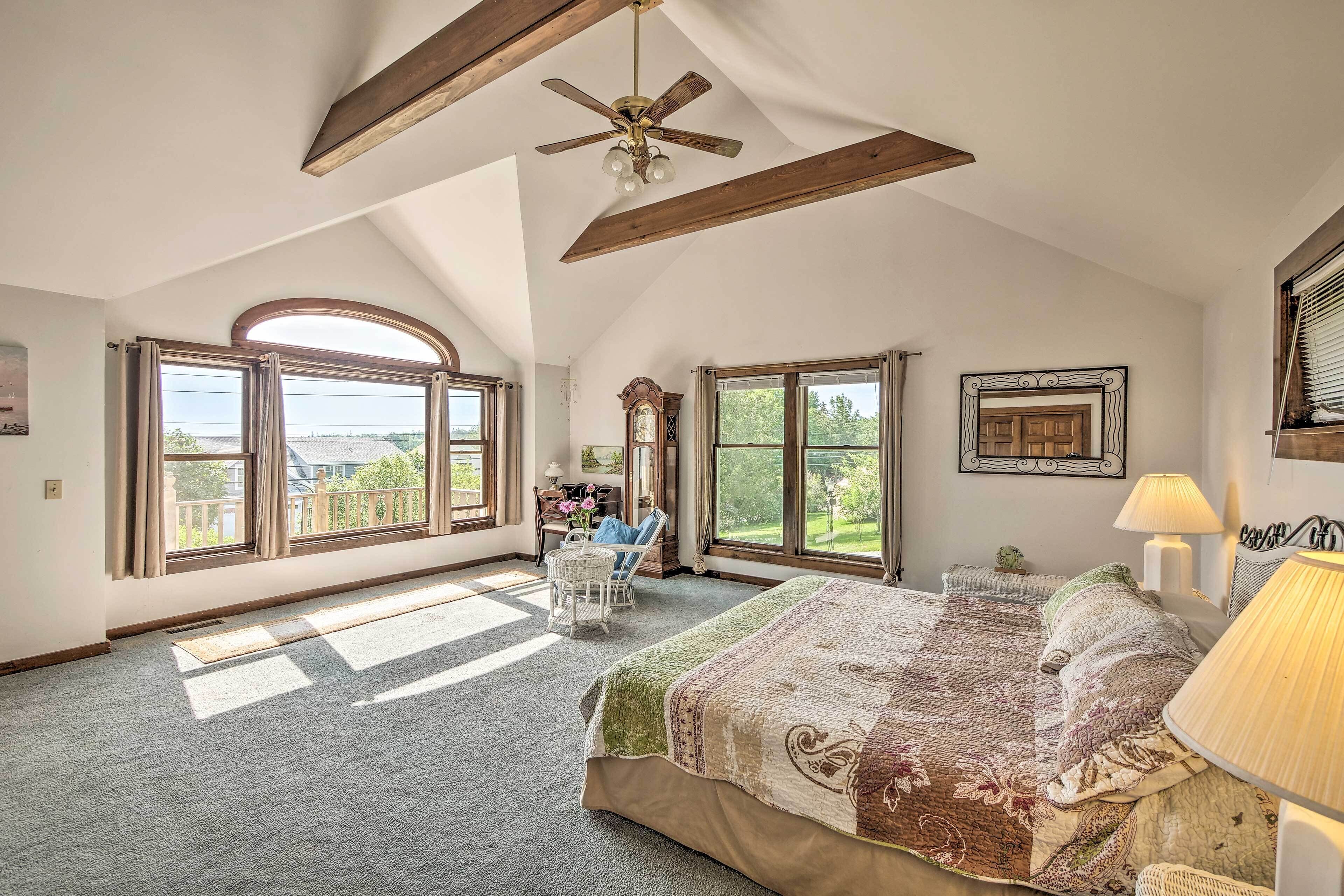 House (3 Bedrooms) | 3 bedrooms, laptop workspace, iron/ironing board, bed sheets