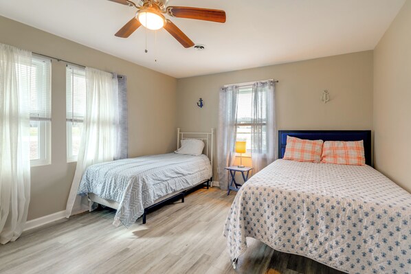 House (4 Bedrooms) | Interior - Luxe 'cozy Crab Shack' w/ Porch in Indian Beach! (Atlantic Beach)
