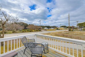 House (4 Bedrooms) | Interior - Luxe 'cozy Crab Shack' w/ Porch in Indian Beach! (Atlantic Beach)