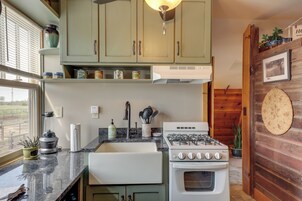 Apartment (0 Bedroom) | Interior