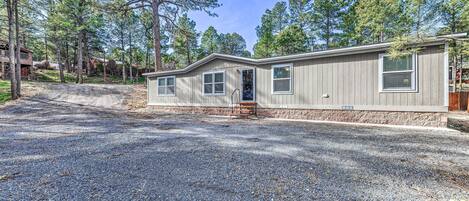 House (4 Bedrooms) | Front of property