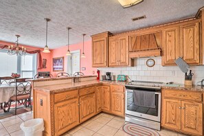 House (3 Bedrooms) | Interior