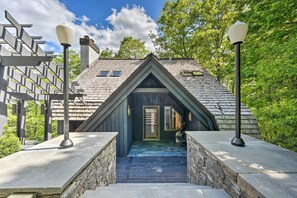 Terrace/patio - Luxe Plymouth Chalet w/ Indoor Pool & 3 Decks! (Plymouth)