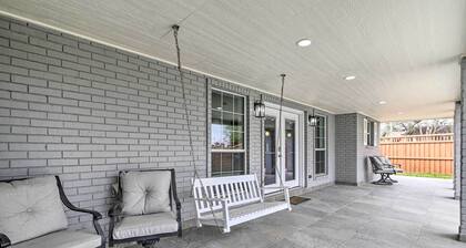 Patio & Grill: Spacious Gem Near Gulf Coast!