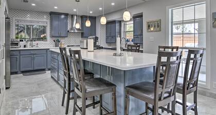 Patio & Grill: Spacious Gem Near Gulf Coast!