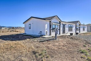 Exterior - Modern Prescott Valley Home on 2 Acres! (Prescott Valley)