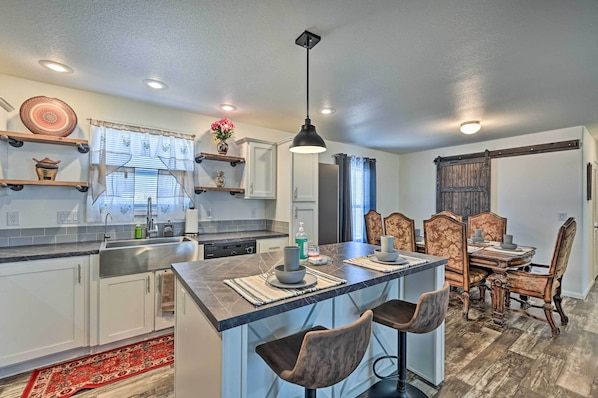 Maison (4 Bedrooms) | Cuisine privée | Four à micro-ondes, un four, surface de cuisson, lave-vaisselle