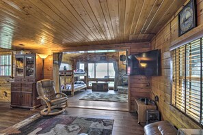 House (1 Bedroom) | Interior