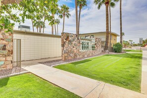 Apartment (2 Bedrooms) | Interior - Old Town Scottsdale Retreat w/ Pool Access! (Scottsdale)