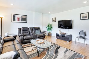 Apartment (2 Bedrooms) | Interior - Old Town Scottsdale Retreat w/ Pool Access! (Scottsdale)