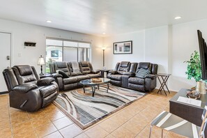 Apartment (2 Bedrooms) | Interior - Old Town Scottsdale Retreat w/ Pool Access! (Scottsdale)
